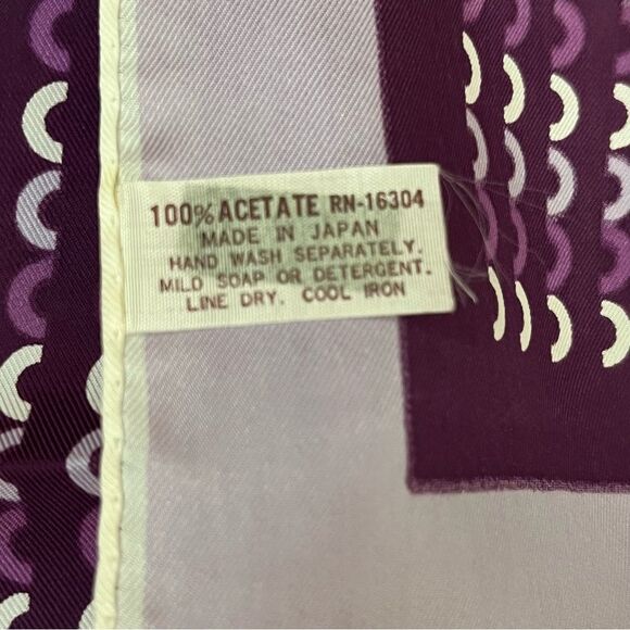 Vintage Scarf 23” square Purple Mod print 1960-70s Acetate hand rolled edges - Picture 6 of 6